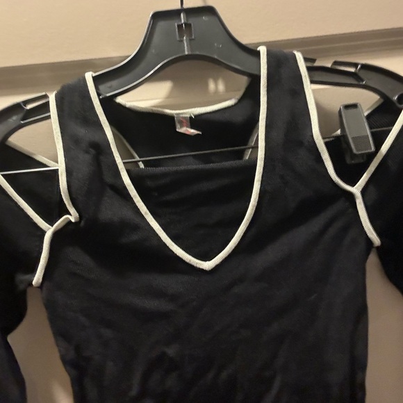 Free people movement cutout long sleeve. Stretchy material, size S. Black/white - Picture 2 of 9